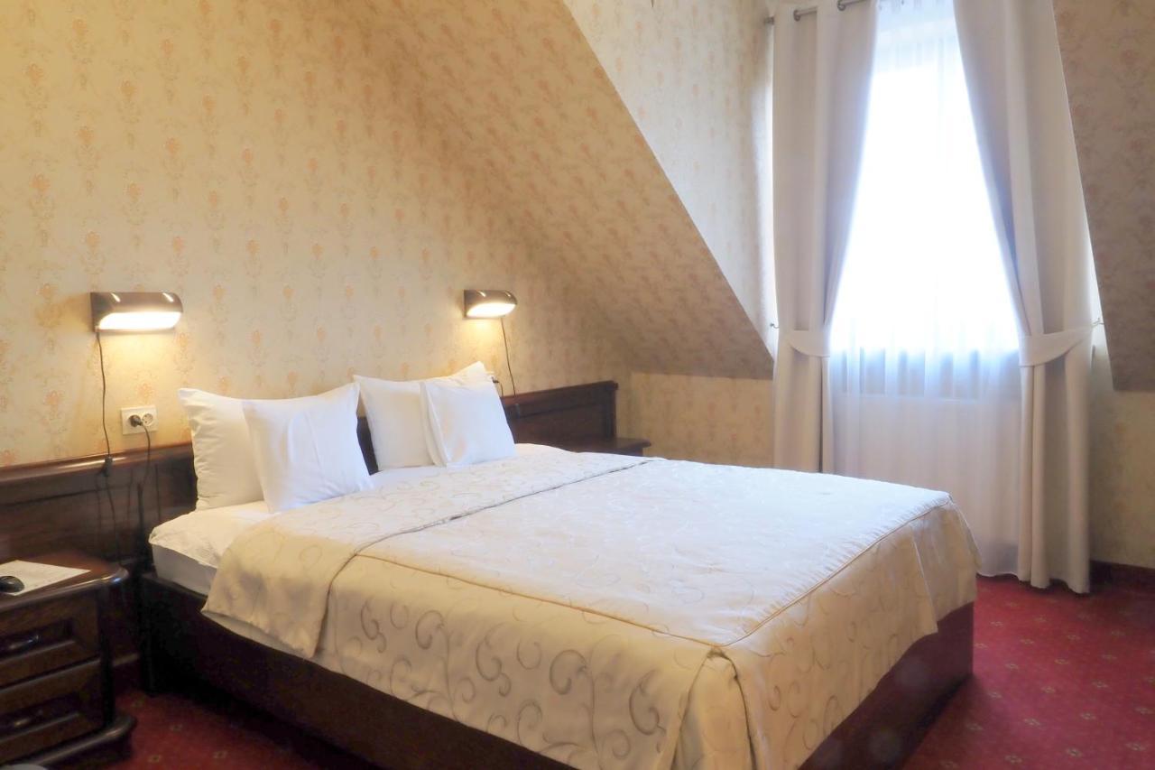 Hotel Sarmata Zespol Dworski Sandomierz Eksteriør billede